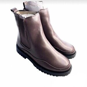Old Navy girls boots size 2 brown.